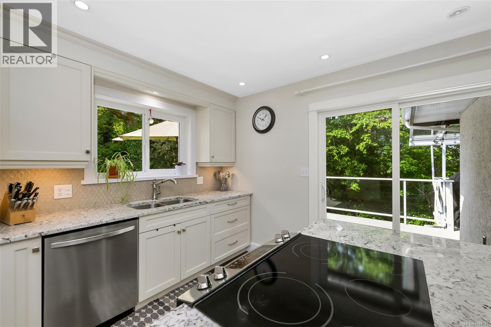 4008 Bow Rd, Saanich