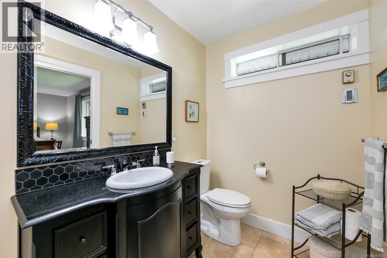 4008 Bow Rd, Saanich