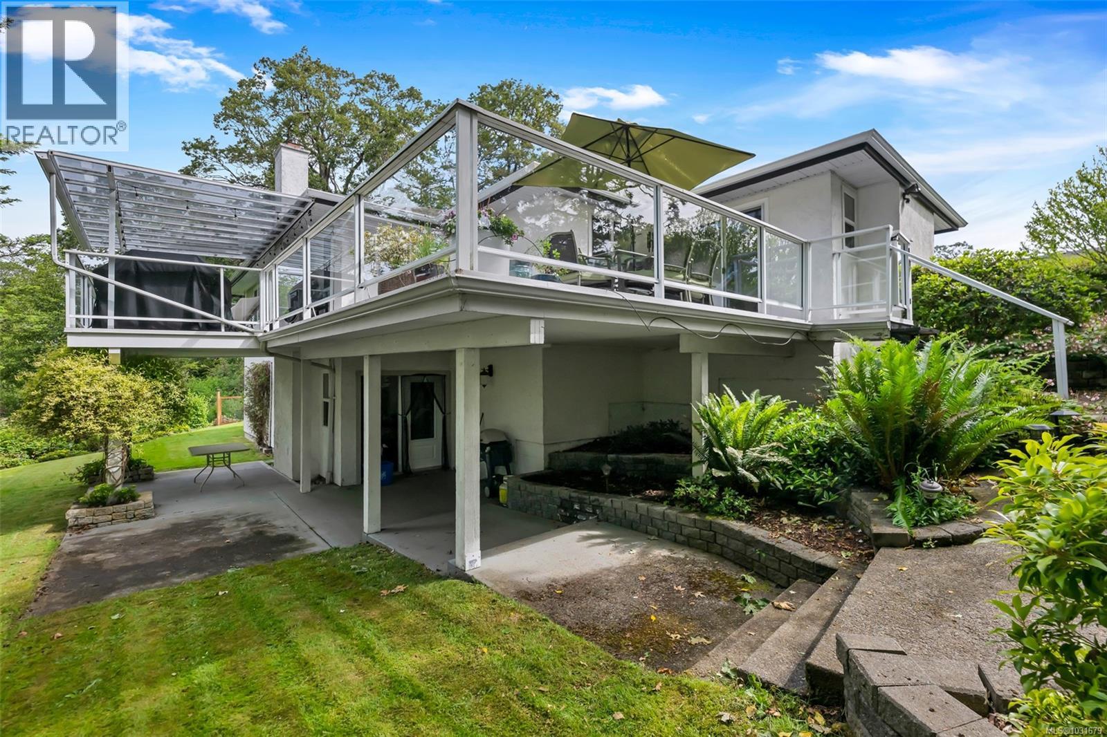 4008 Bow Rd, Saanich