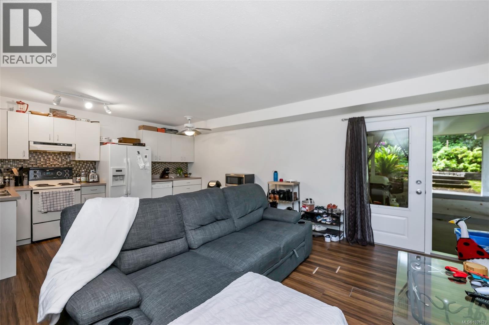 4008 Bow Rd, Saanich