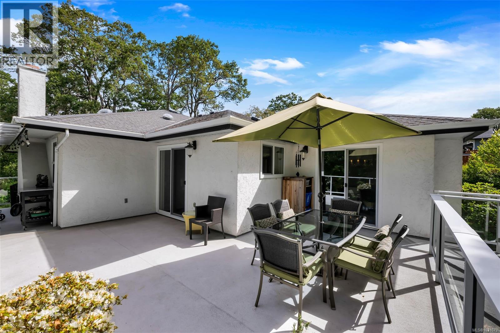 4008 Bow Rd, Saanich