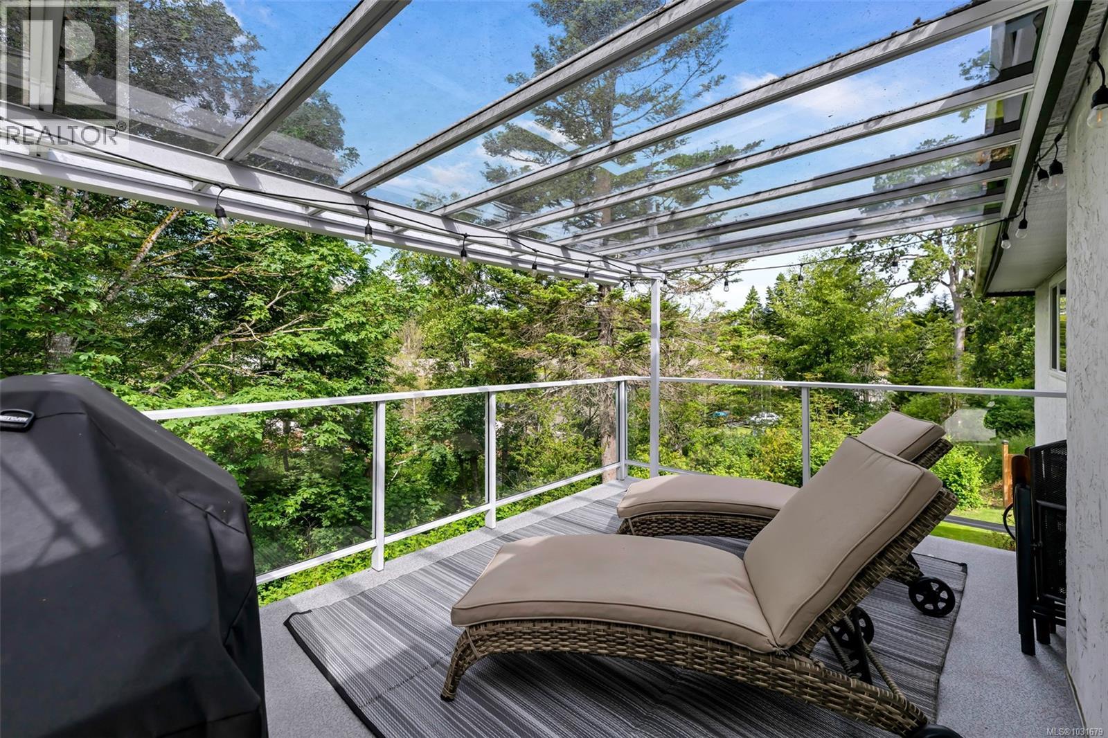 4008 Bow Rd, Saanich