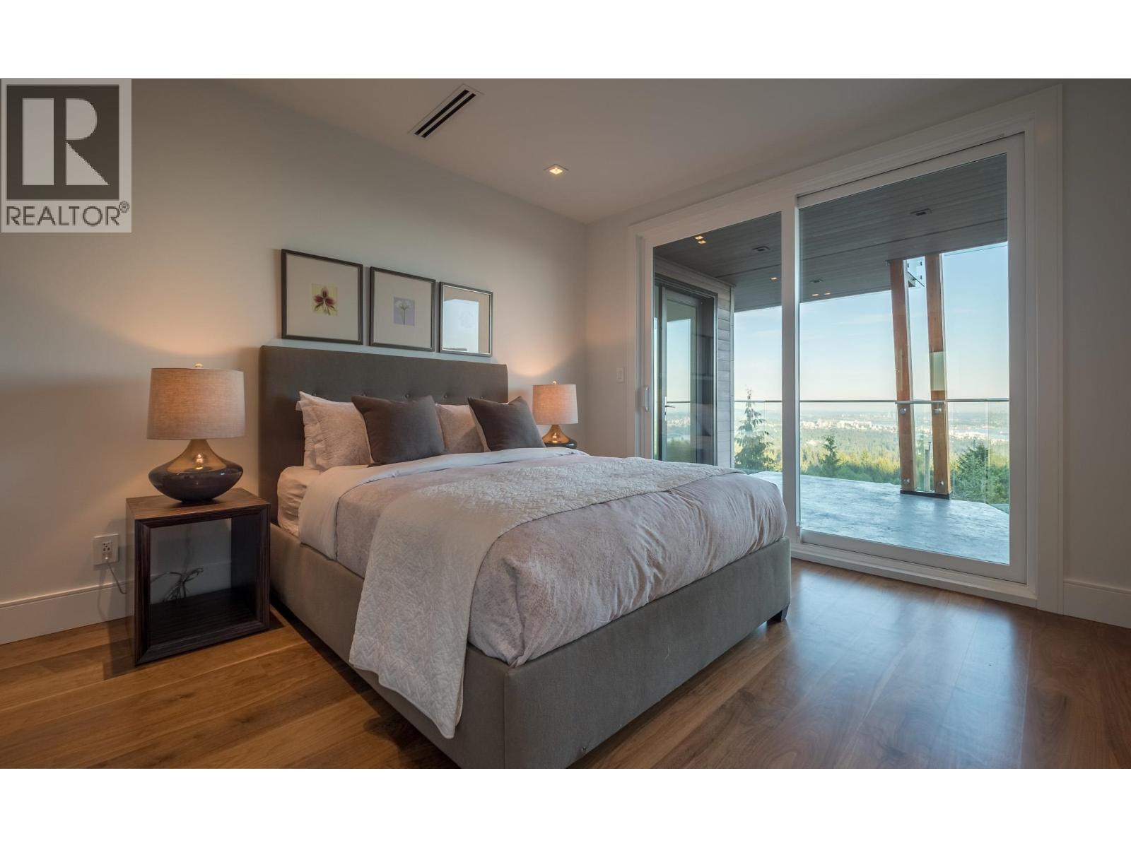 1060 CRESTLINE ROAD, West Vancouver