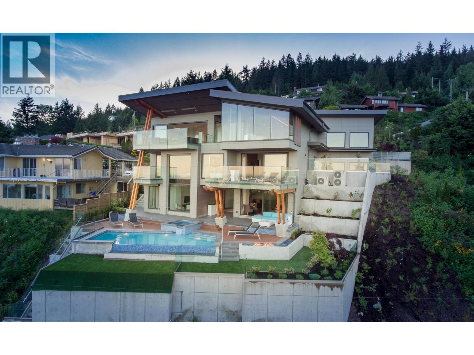 1060 CRESTLINE ROAD, West Vancouver
