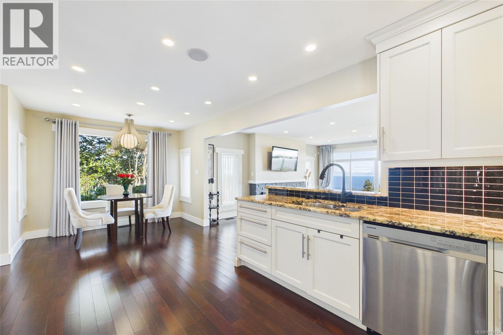 5246 LOST LAKE RD - 10