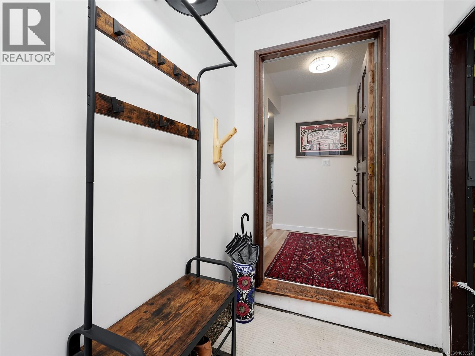 867 MCKENZIE AVE - 18