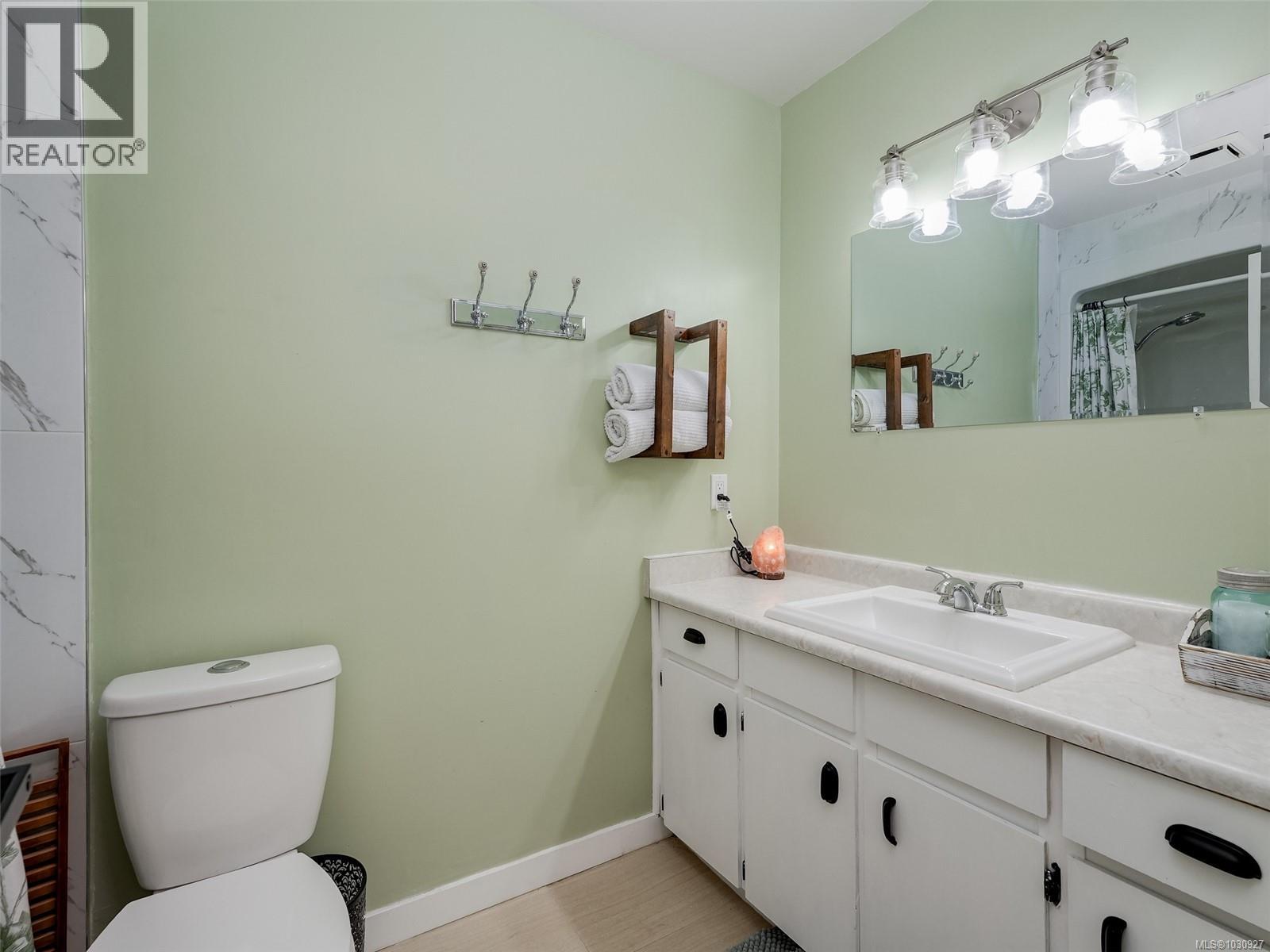 867 McKenzie Ave - 10