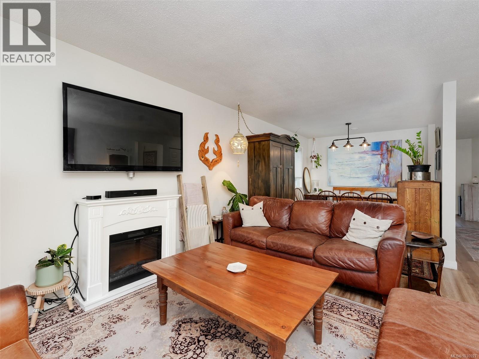 867 McKenzie Ave - 3