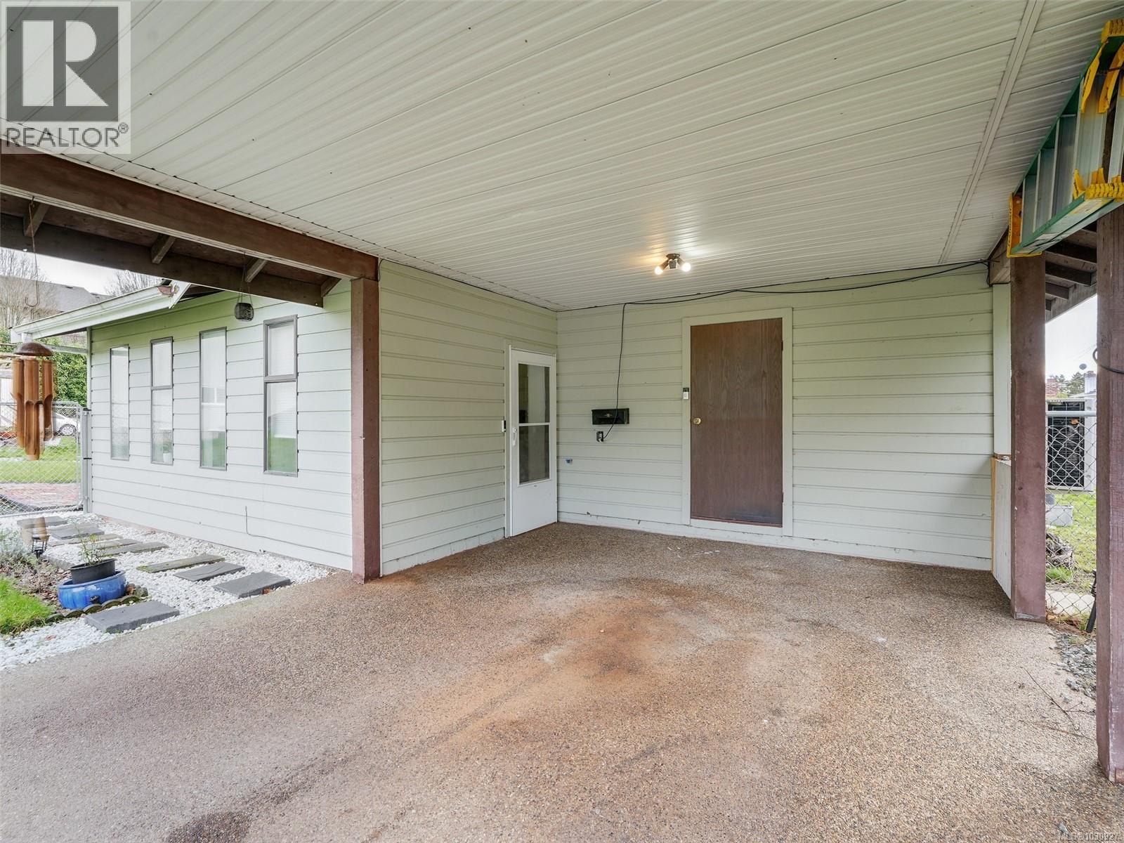 867 McKenzie Ave - 23