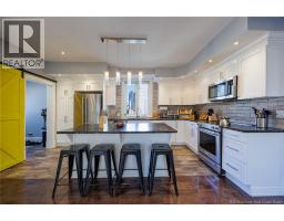Enclosed porch - 324 High Street, Moncton, NB E1C6C3 Photo 11