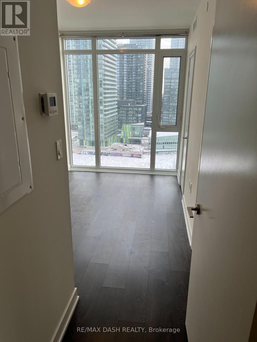#806W 27 BATHURST STREET - 8