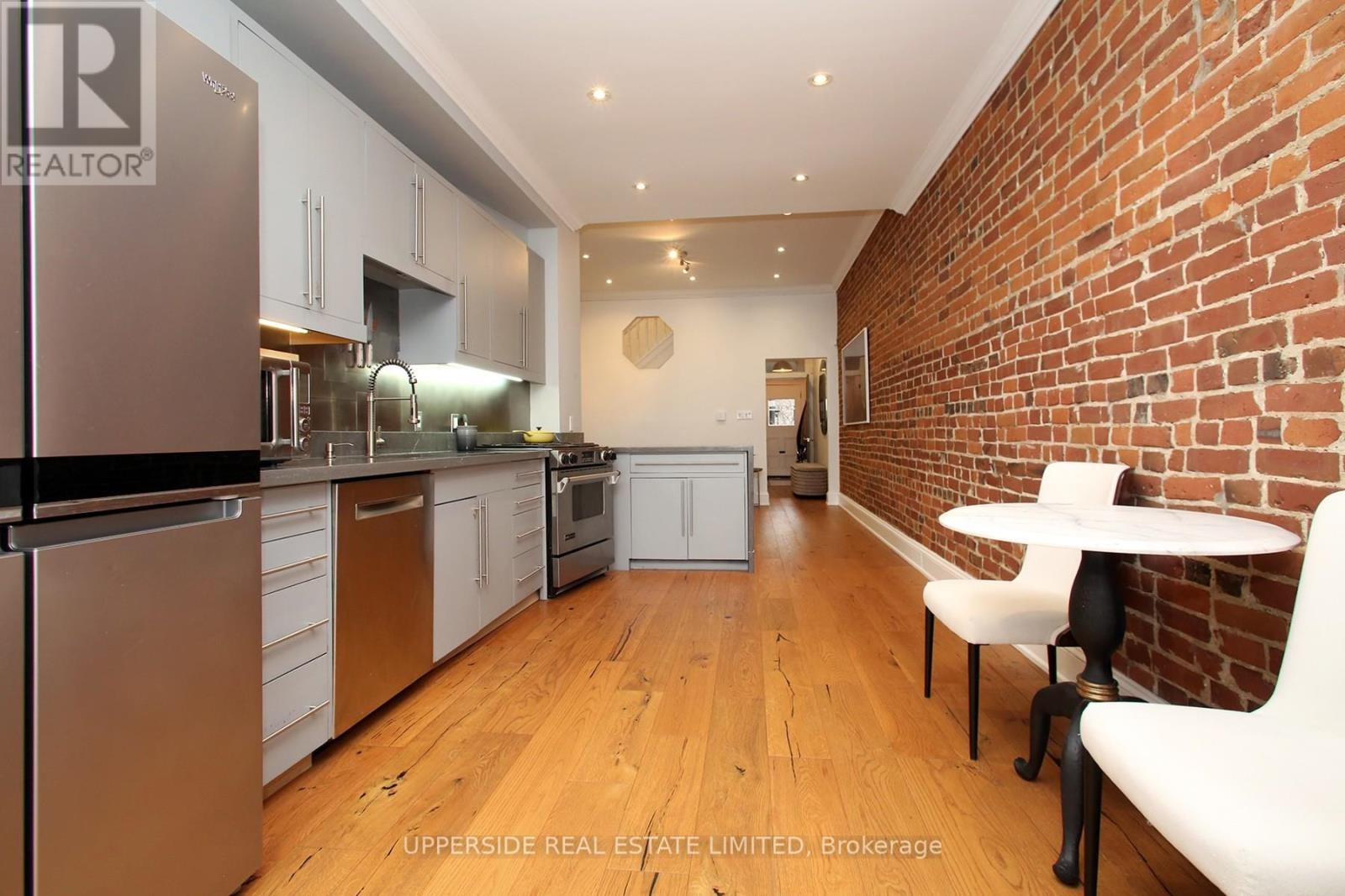 153 COLLIER STREET - 11
