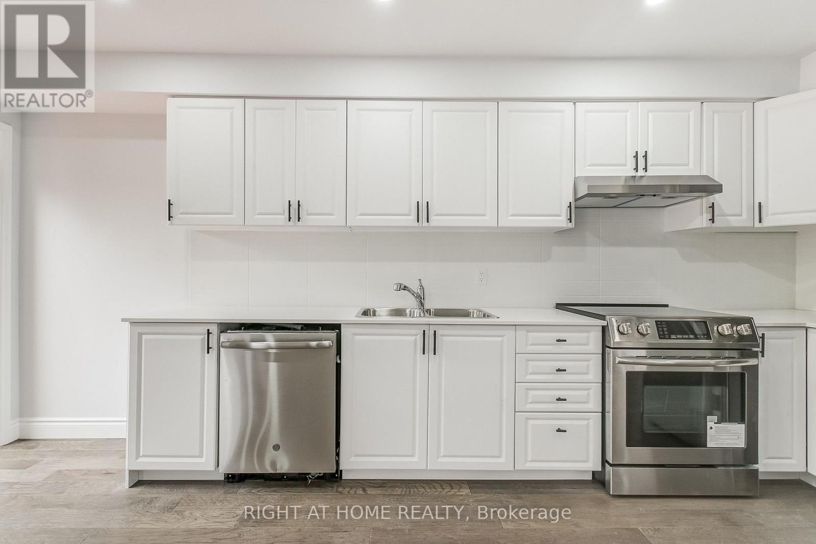 36 MAPLESHADE DRIVE - 22