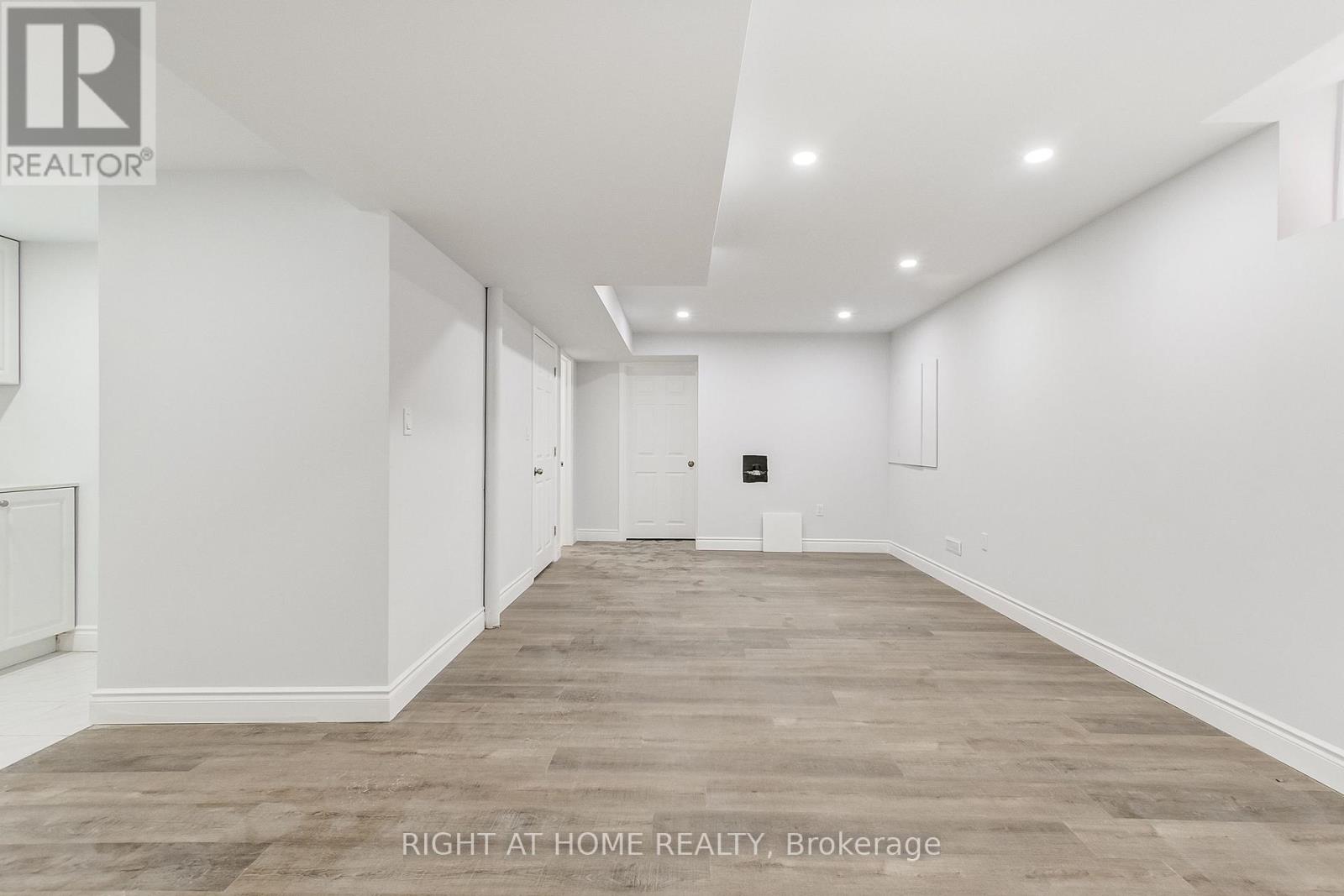 36 MAPLESHADE DRIVE - 40