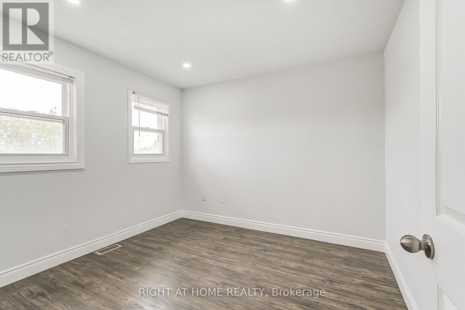 36 MAPLESHADE DRIVE - 27