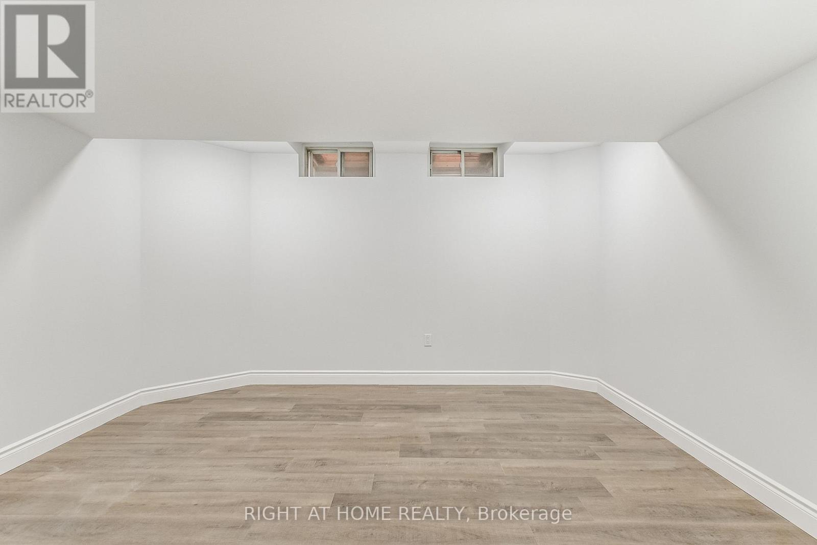 36 MAPLESHADE DRIVE - 42