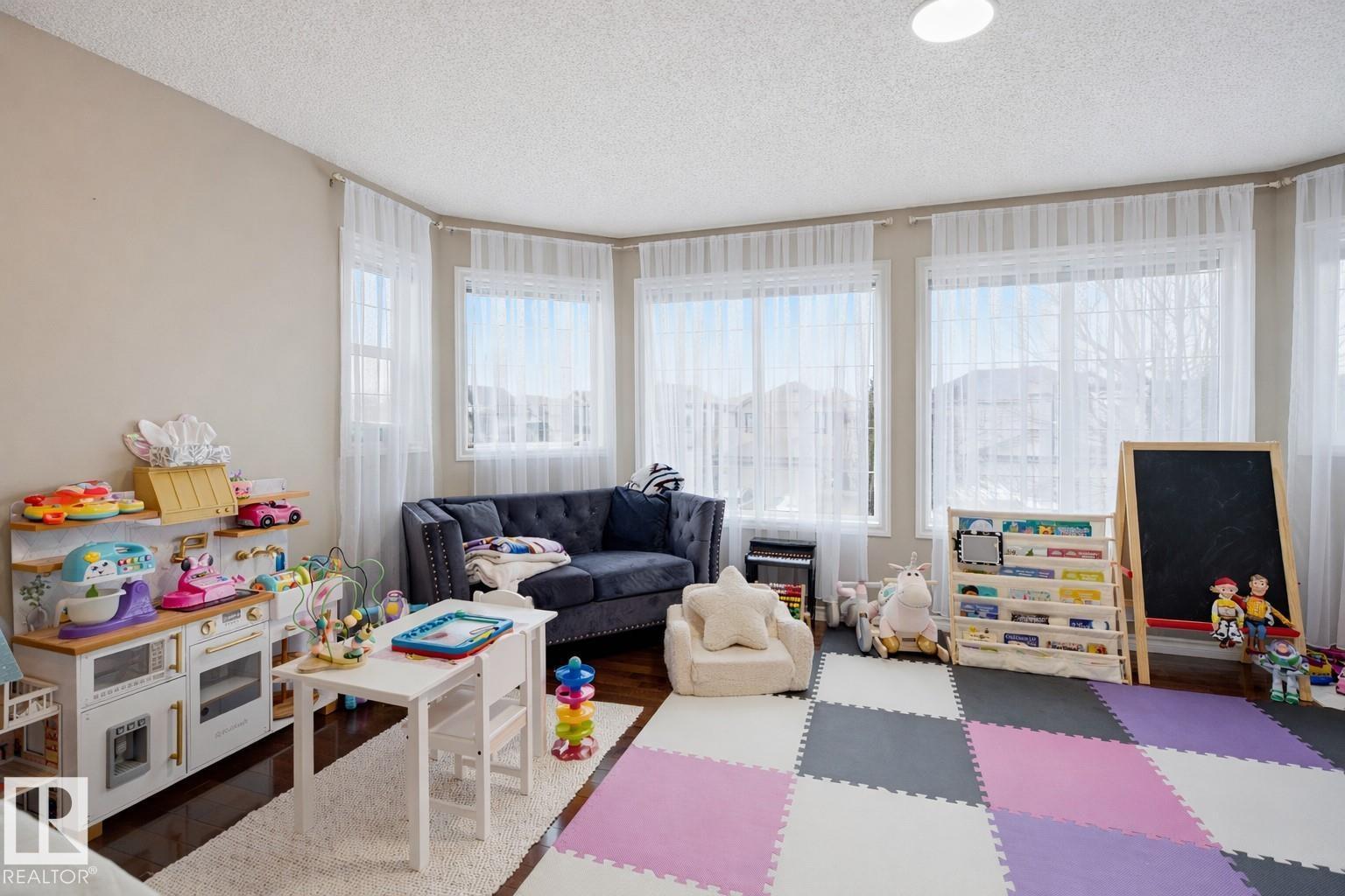 4619 202 ST NW - 31