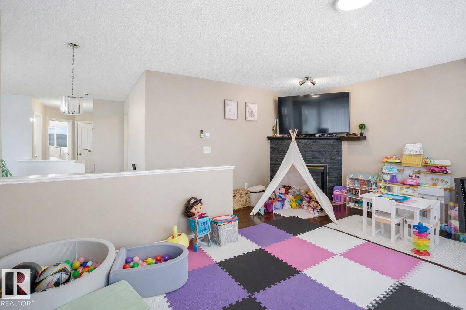4619 202 ST NW - 32