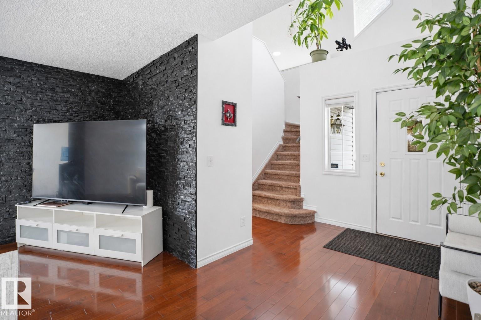 4619 202 ST NW - 4