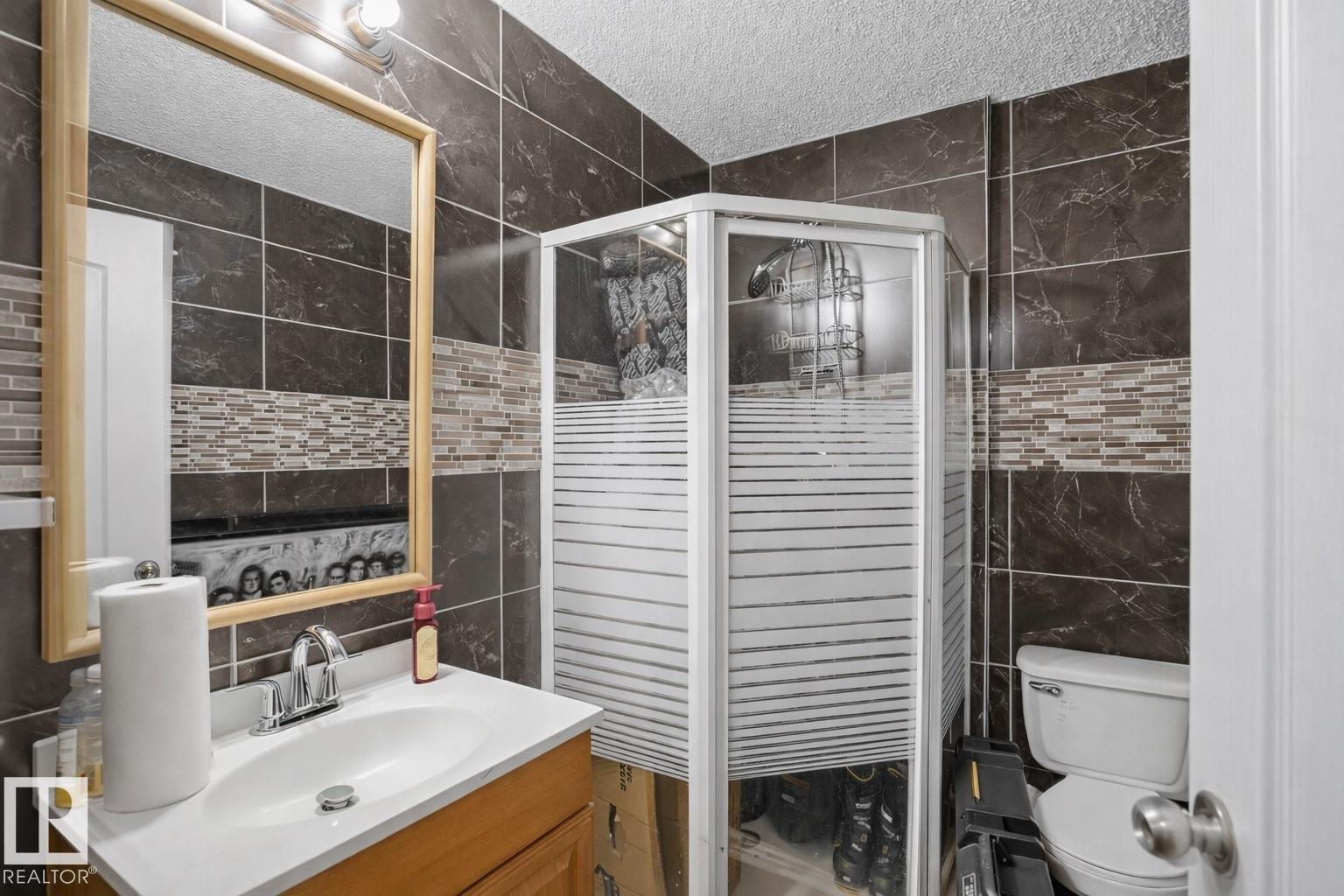 4619 202 ST NW - 40