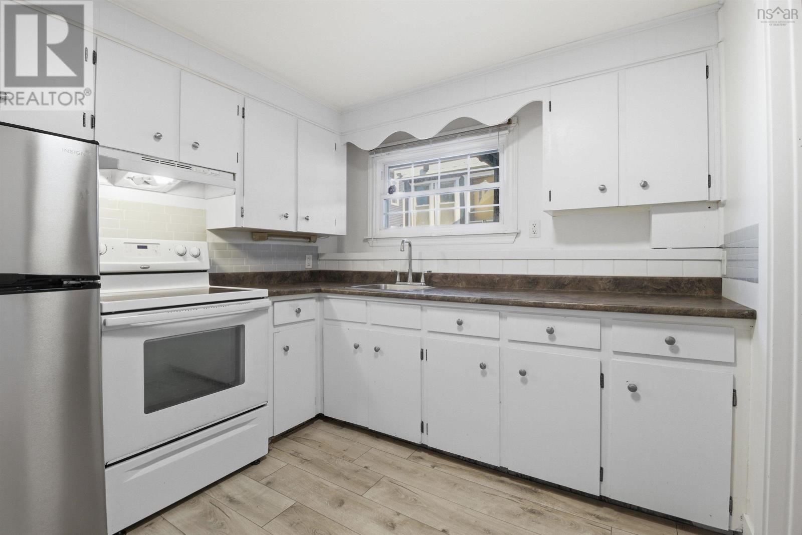 26 WOODCREST AVENUE - 17