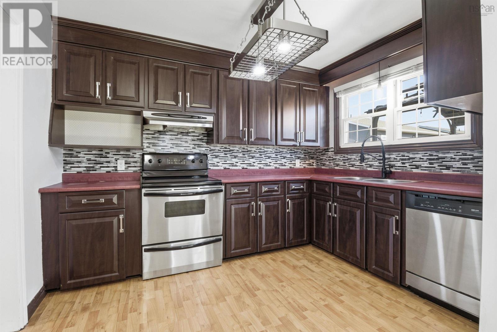 26 WOODCREST AVENUE - 6