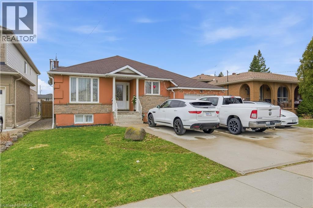 916 STONE CHURCH Road E