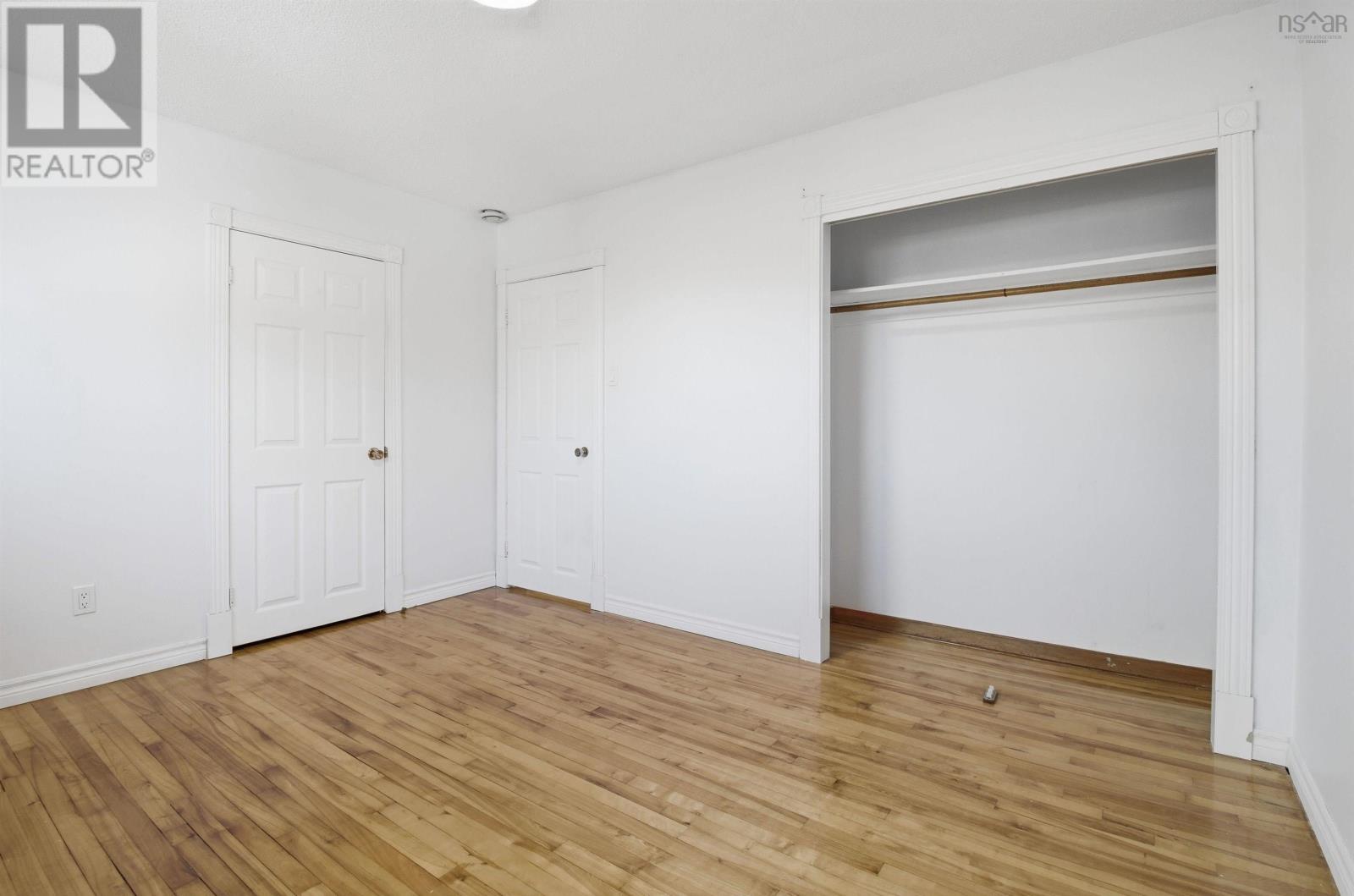 26 WOODCREST AVENUE - 12