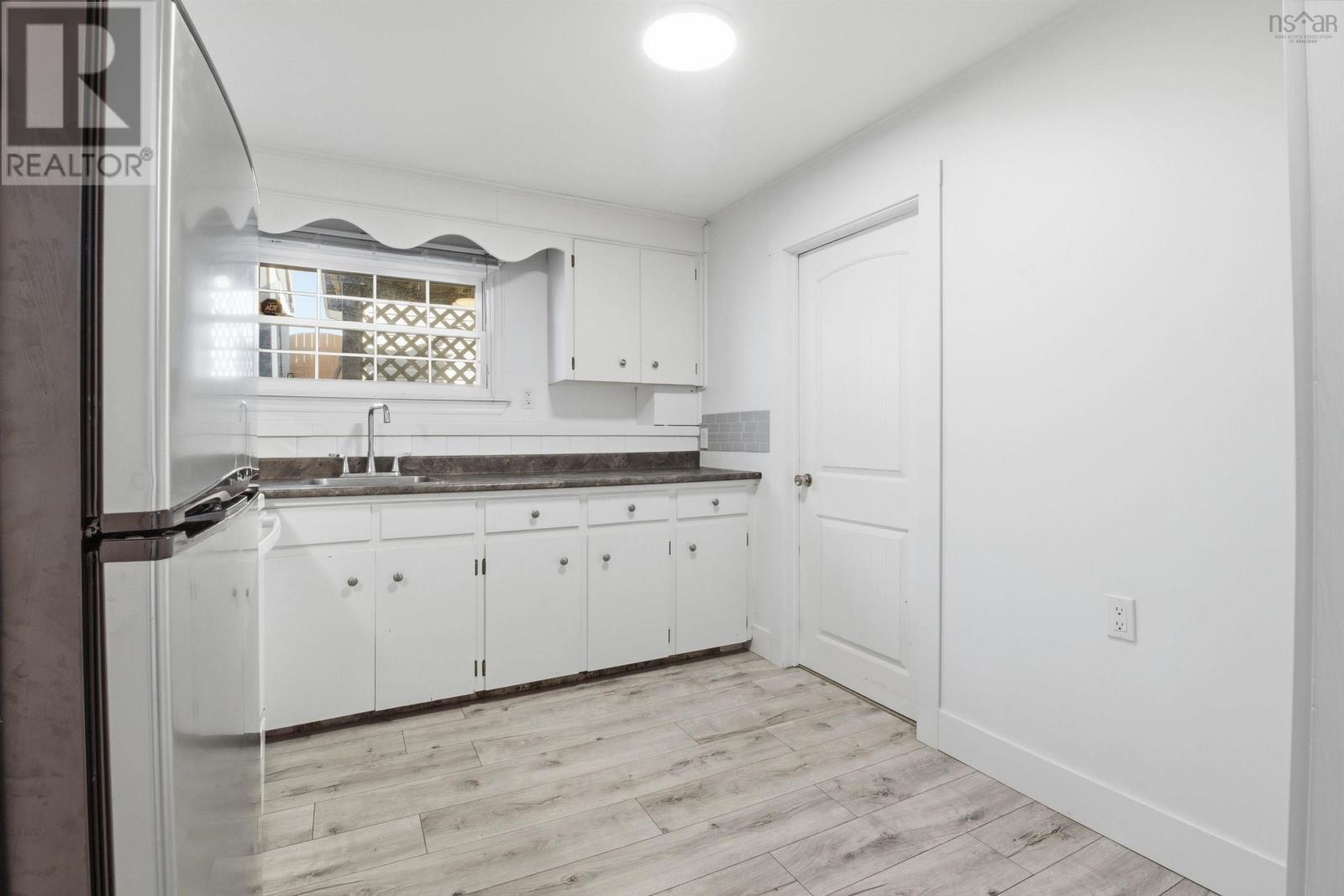 26 WOODCREST AVENUE - 18