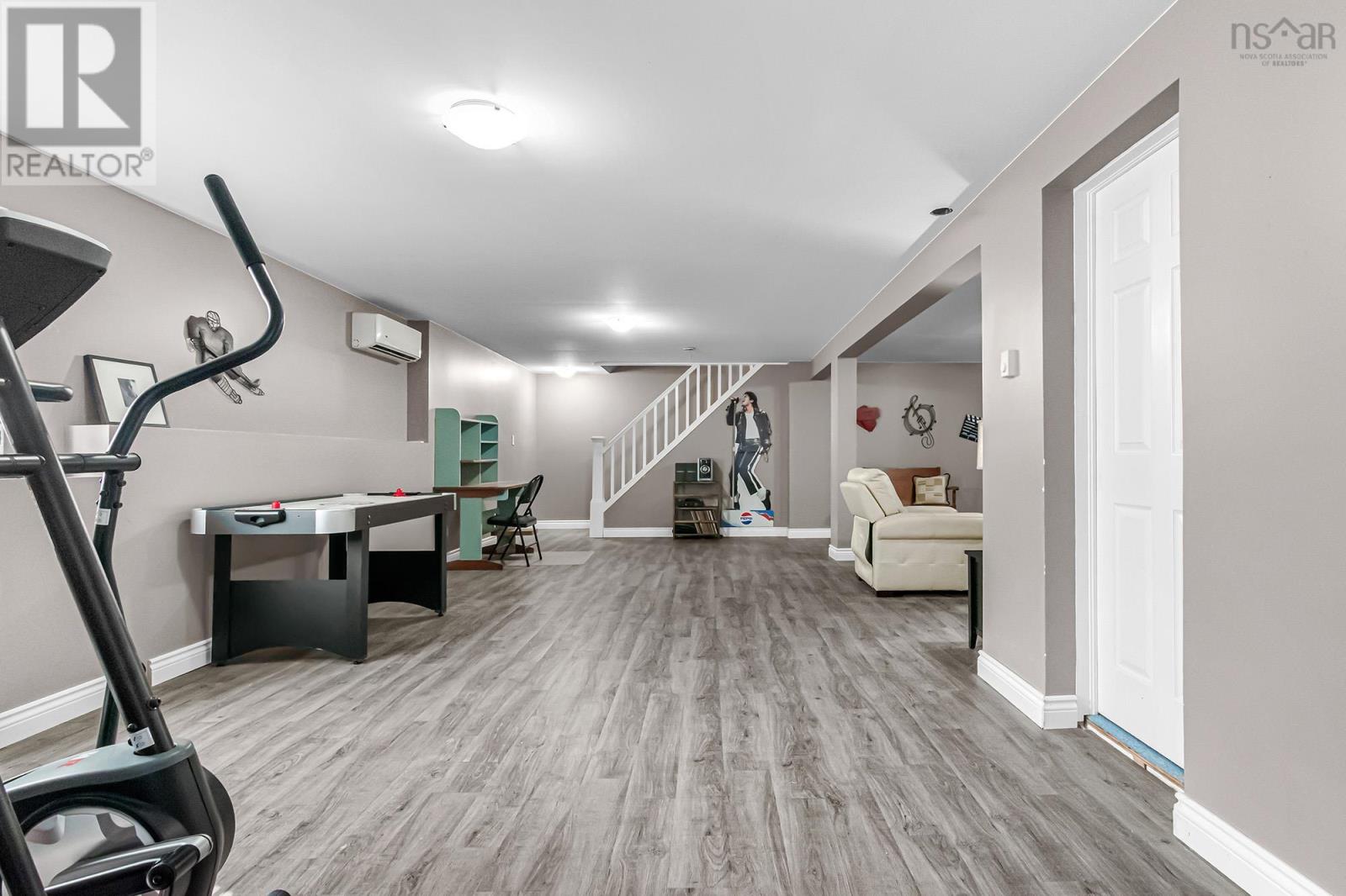 Property 45 of 48 of 93 Stratford Drive