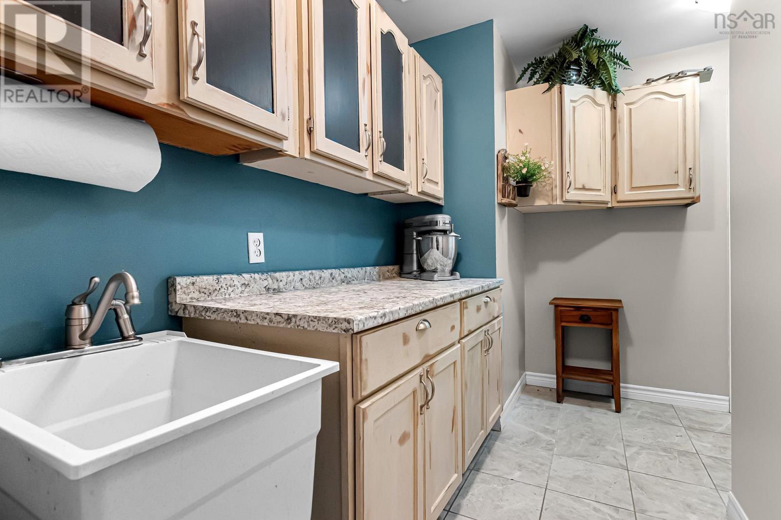 Property 8 of 48 of 93 Stratford Drive