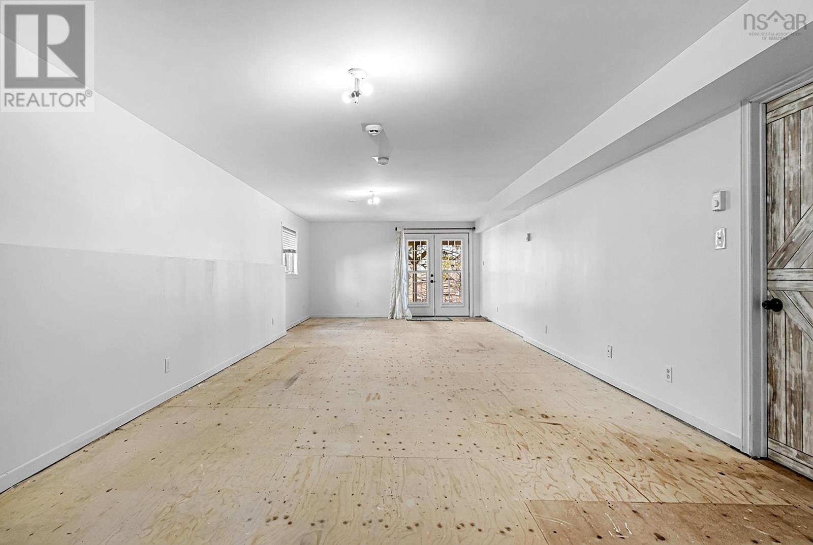 Property 39 of 48 of 93 Stratford Drive