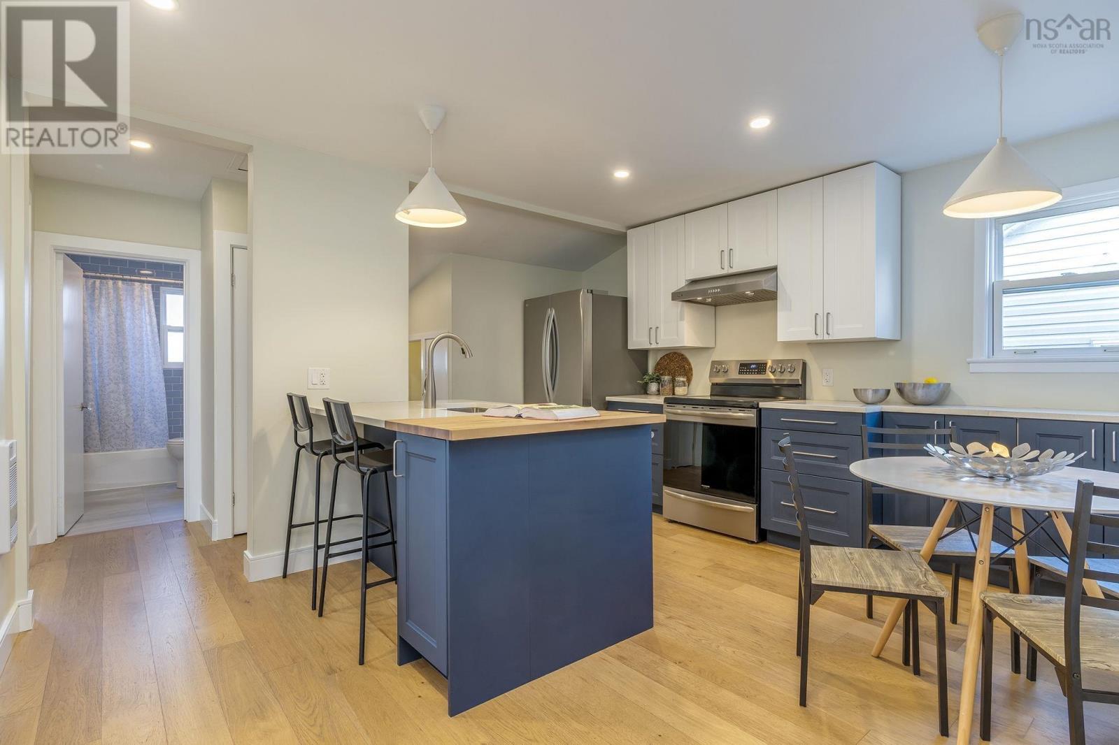 3673 ALBERT STREET - 9