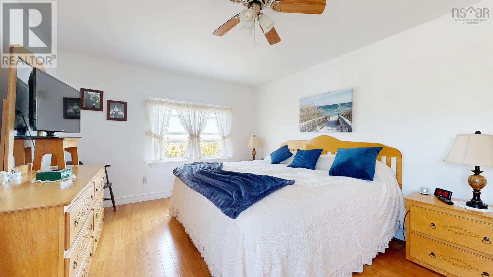 Property 34 of 49 of 3009 Main Street