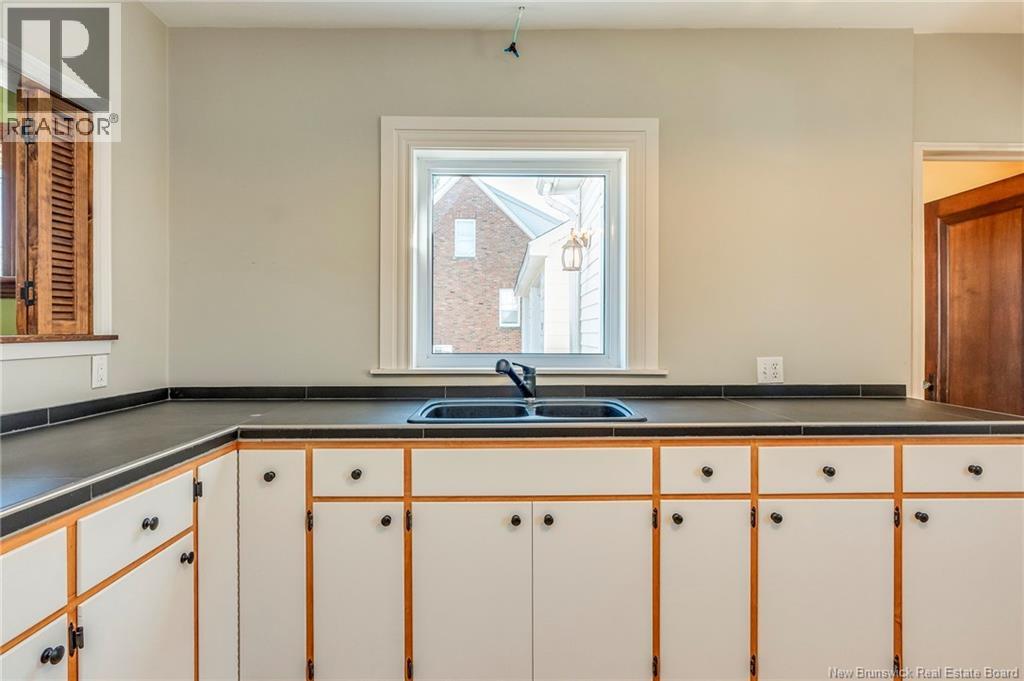 996 Royal Road - 11