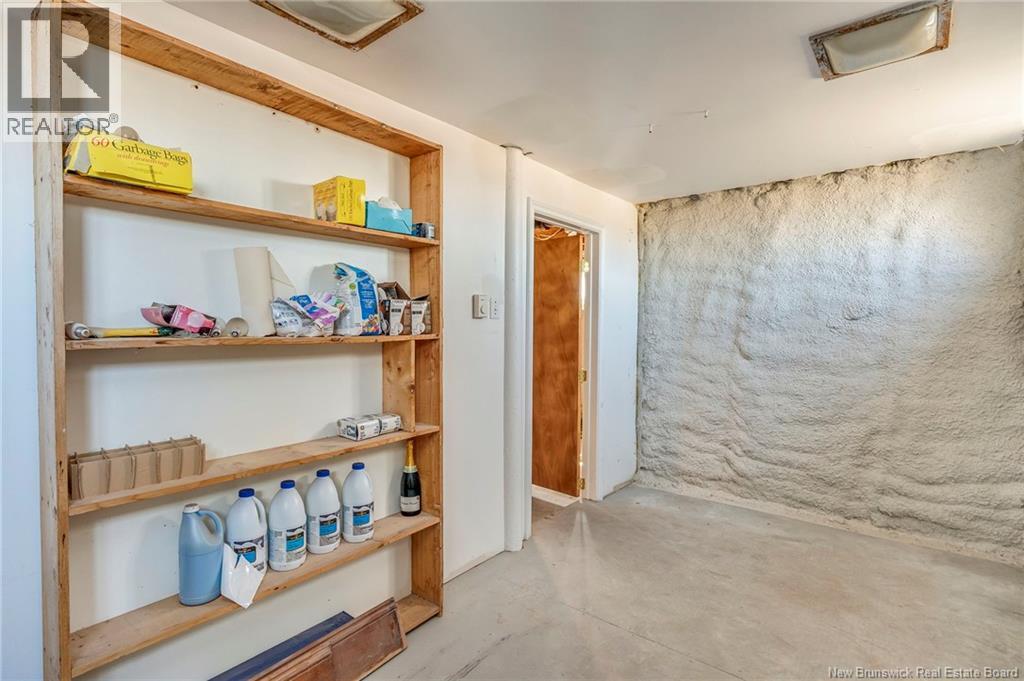 996 Royal Road - Image 48
