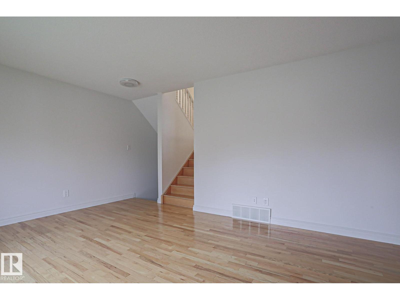 #13 9505 176 ST NW - 18