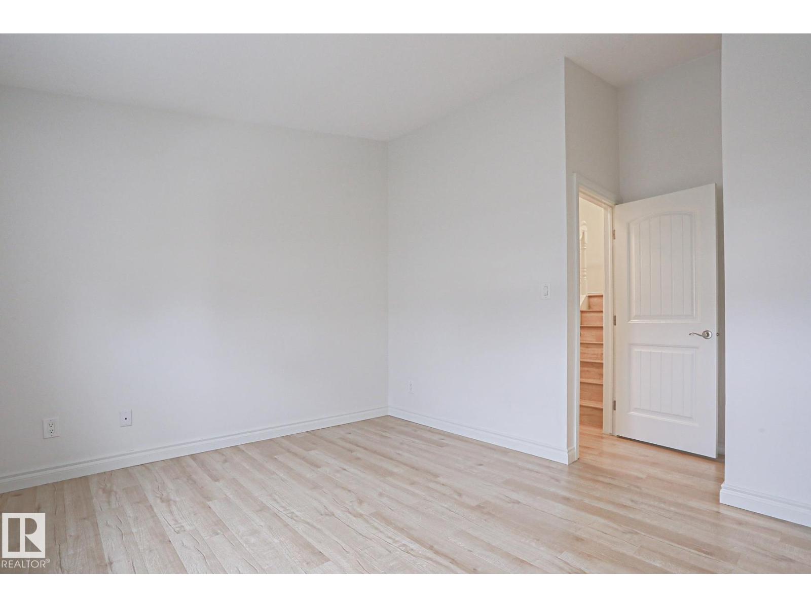 #13 9505 176 ST NW - 31