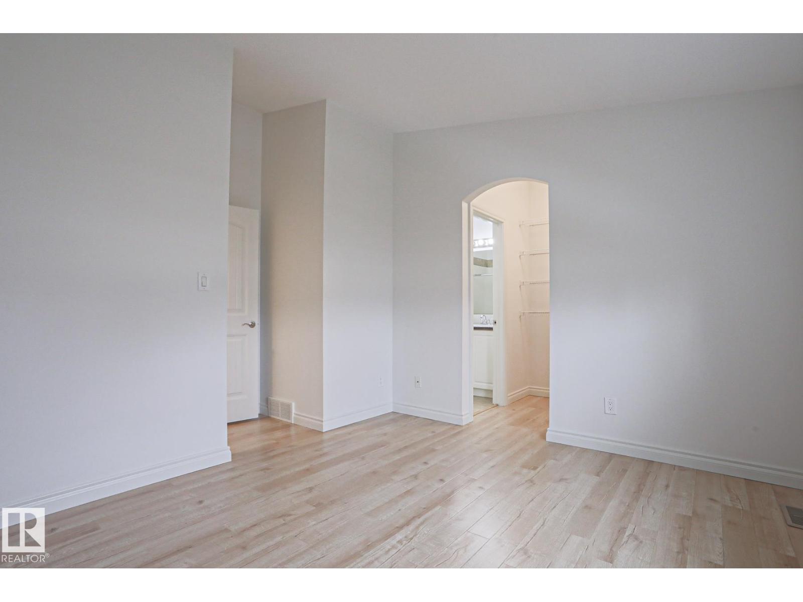 #13 9505 176 ST NW - 32
