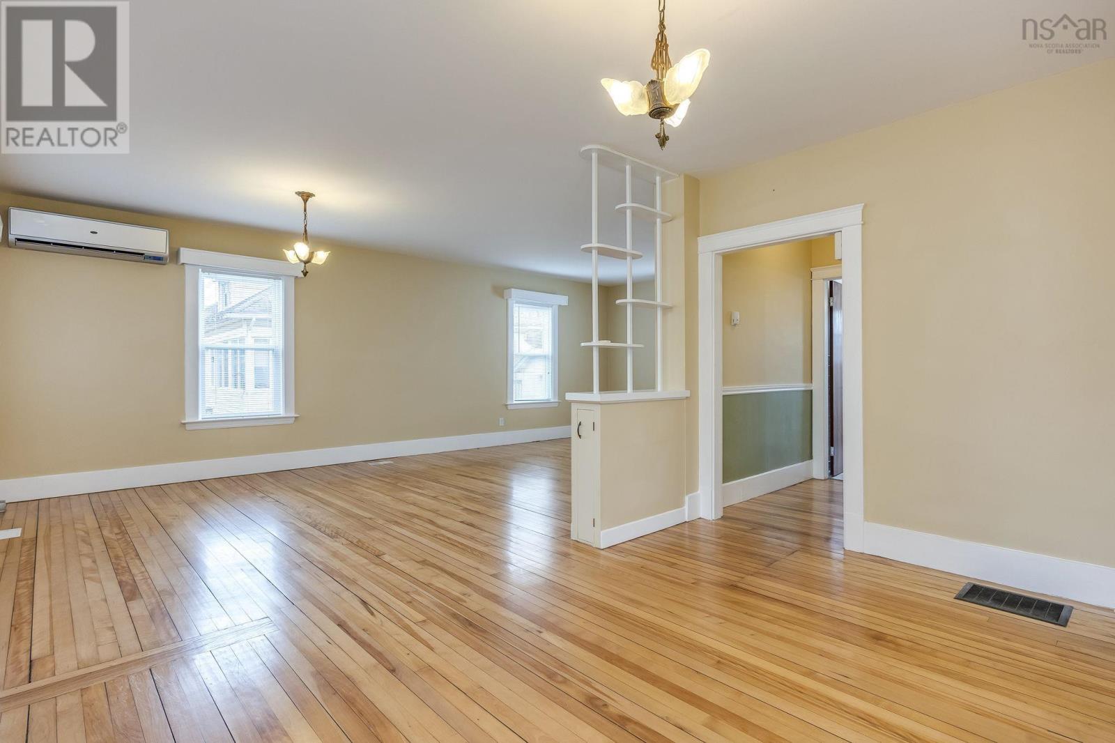 Property 10 of 47 of 2576 1 Highway