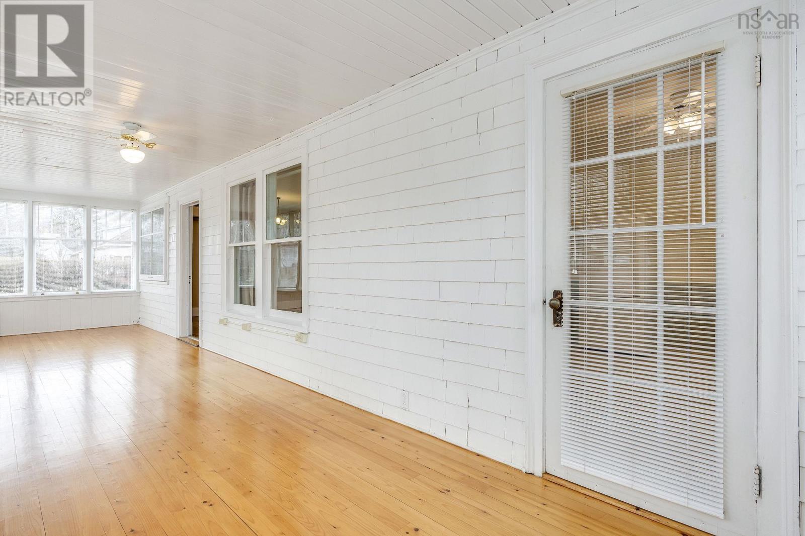 Property 28 of 47 of 2576 1 Highway