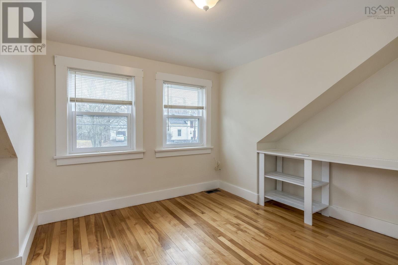 Property 39 of 47 of 2576 1 Highway