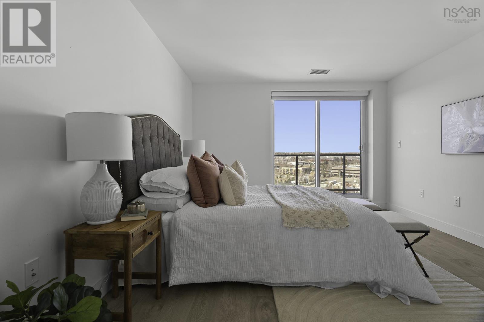 #1103 72 SEAPOINT ROAD - 28