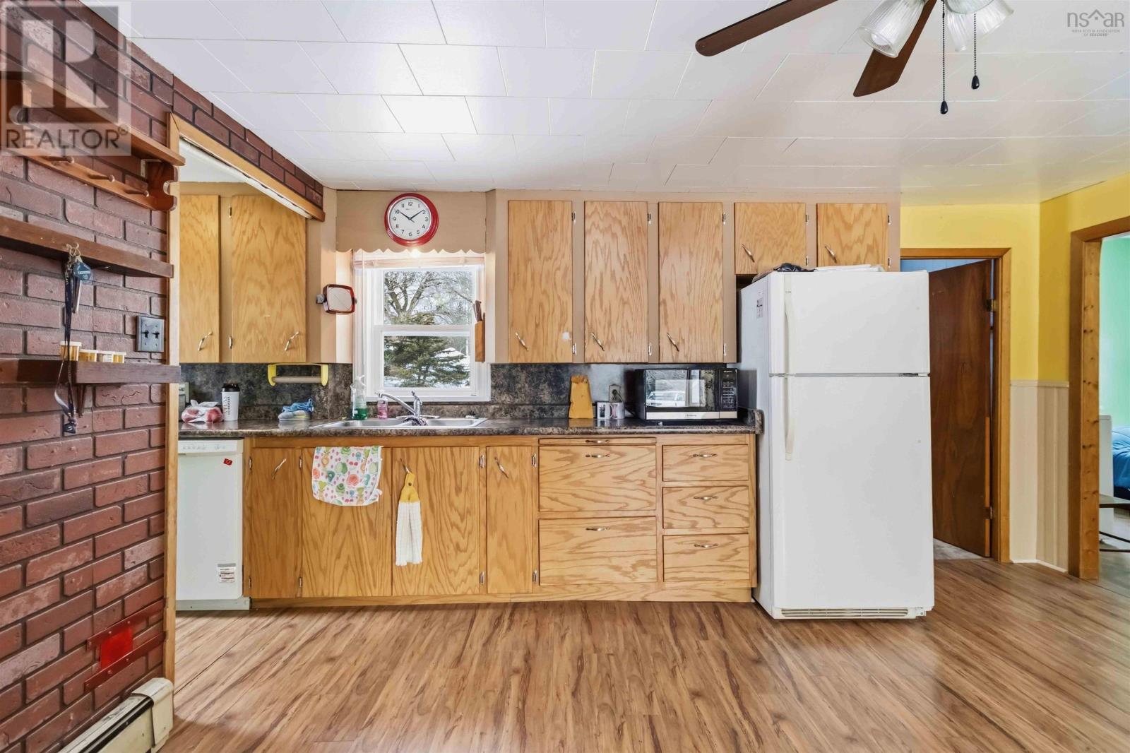 Property 18 of 48 of 67 Croft Avenue