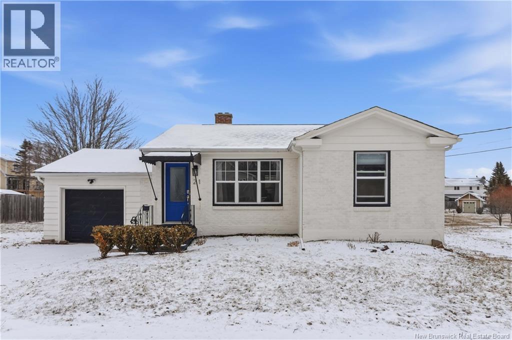 21 KENMORE DRIVE - 1