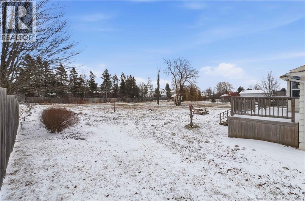 21 KENMORE DRIVE - 11