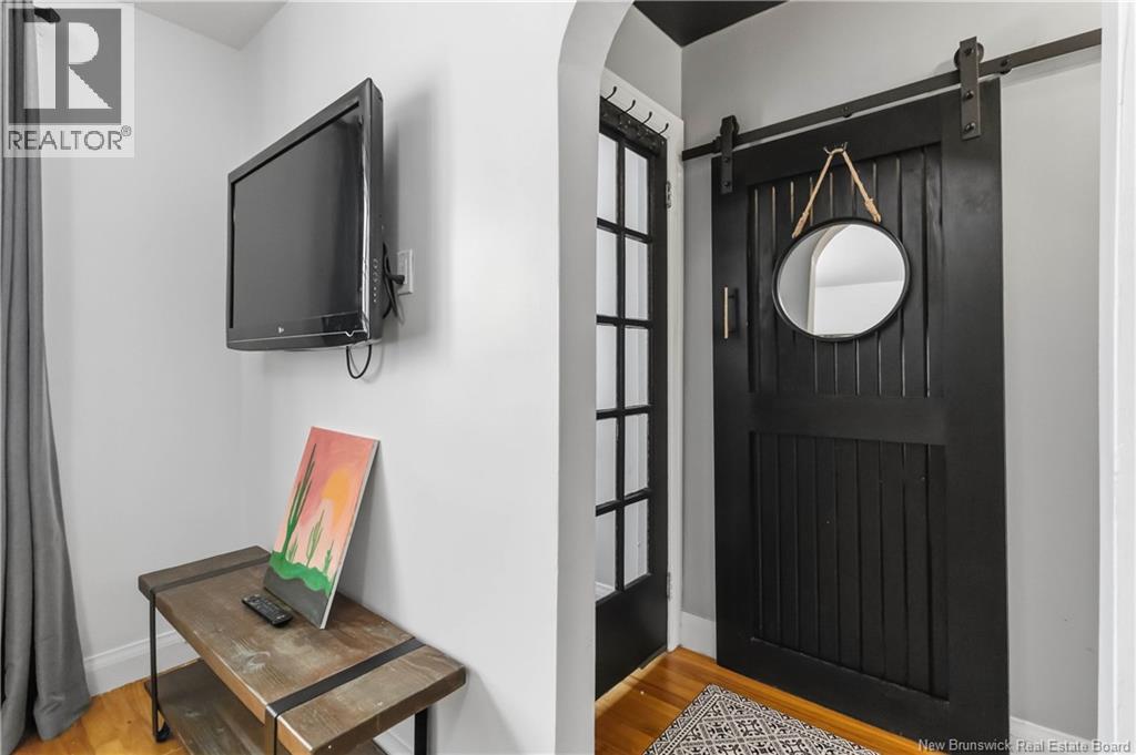 21 KENMORE DRIVE - 15