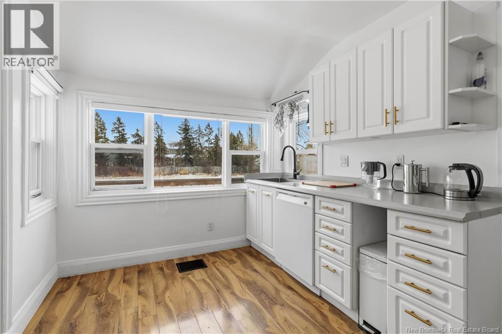 21 KENMORE DRIVE - 21