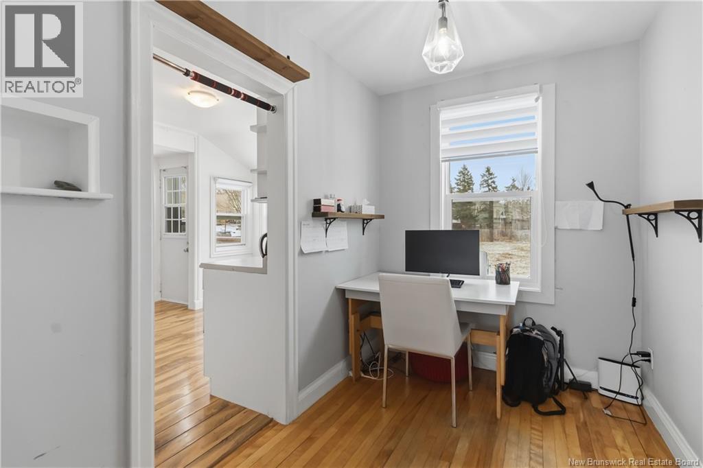 21 KENMORE DRIVE - 27