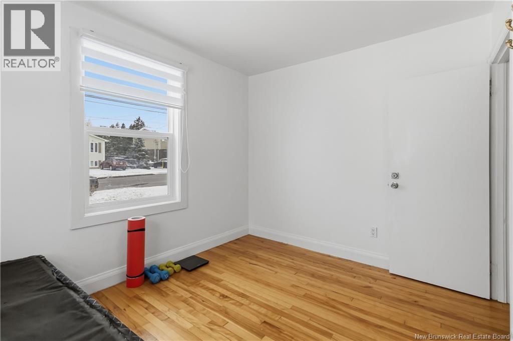 21 KENMORE DRIVE - 28